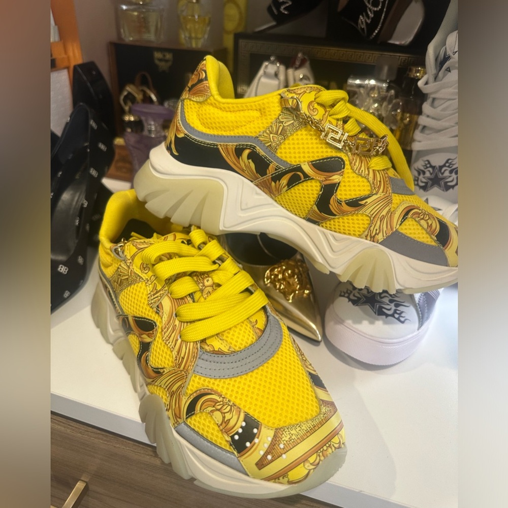 Exclusive like new